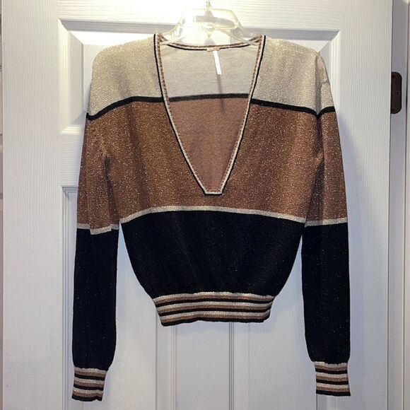 Free People Rose Gold Dust Plunging V sweater - Picture 4 of 9